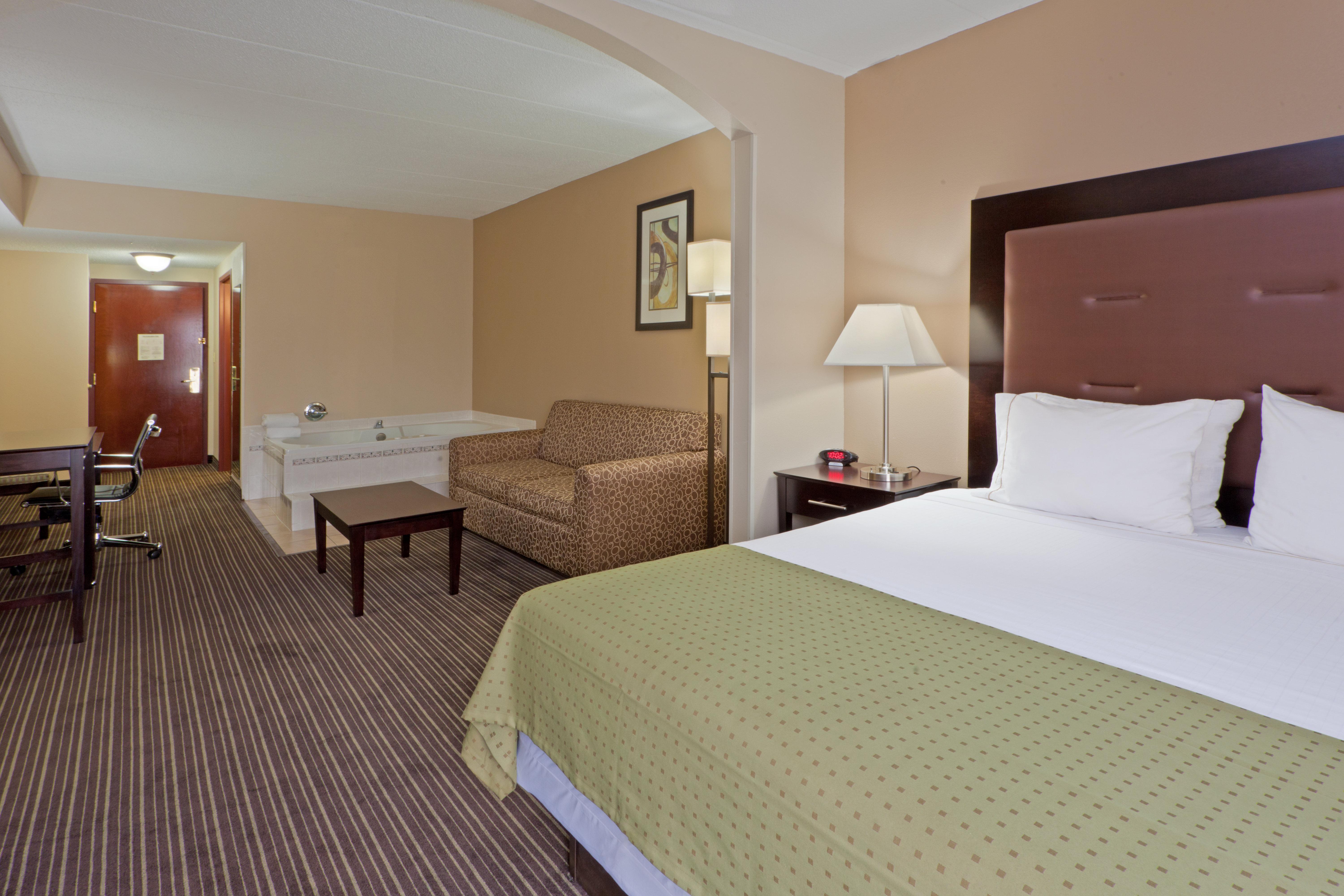 Holiday Inn Express Hotel & Suites Charleston-Southridge, An Ihg Hotel Экстерьер фото