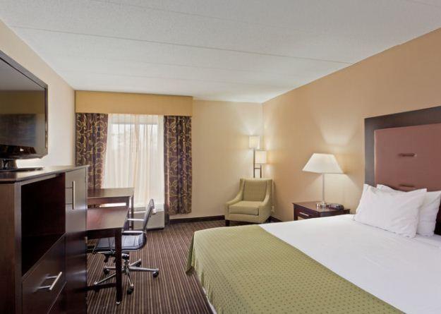 Holiday Inn Express Hotel & Suites Charleston-Southridge, An Ihg Hotel Номер фото